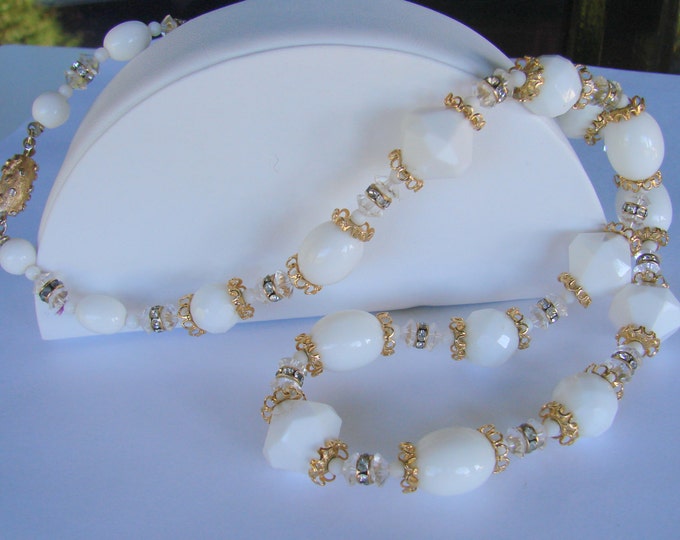 White Lucite Crystal Rhinestone Bead Necklace / Bridal / Wedding / Vintage Jewelry / Jewellery