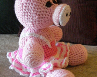 Crocheted pig stuffed animal doll toy "Pamela"