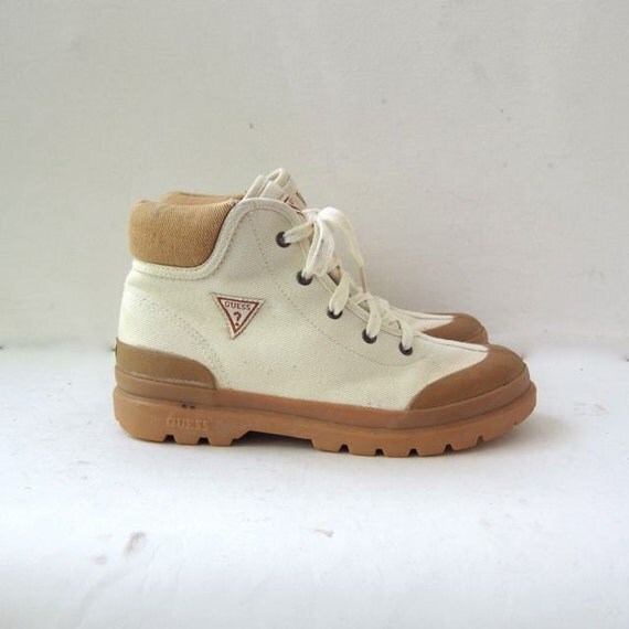 Vintage 80s GUESS boots. Chukka oxfords. off white canvas lace