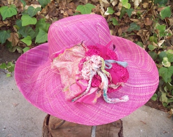 Lilac Medium Brim Linen Straw Hat with Crocheted Corsage