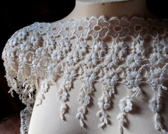Ivory Lace Trim in Venise Lace for Bridal, Jewelry or Costume Design L 198
