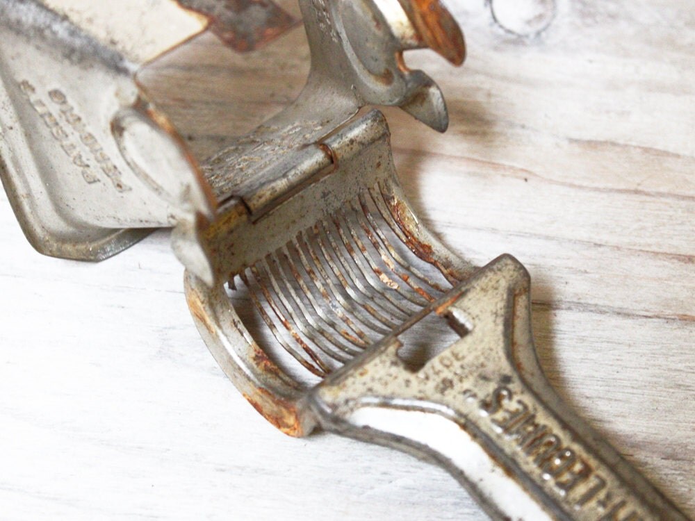 Vintage French herb mincer Mouli Persil Herb mill Mouli