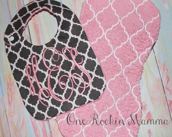 8x14 - 8x12 Bib Burp Cloth ( quatrefoil) In The Hoop Design INSTANT DOWNLOAD