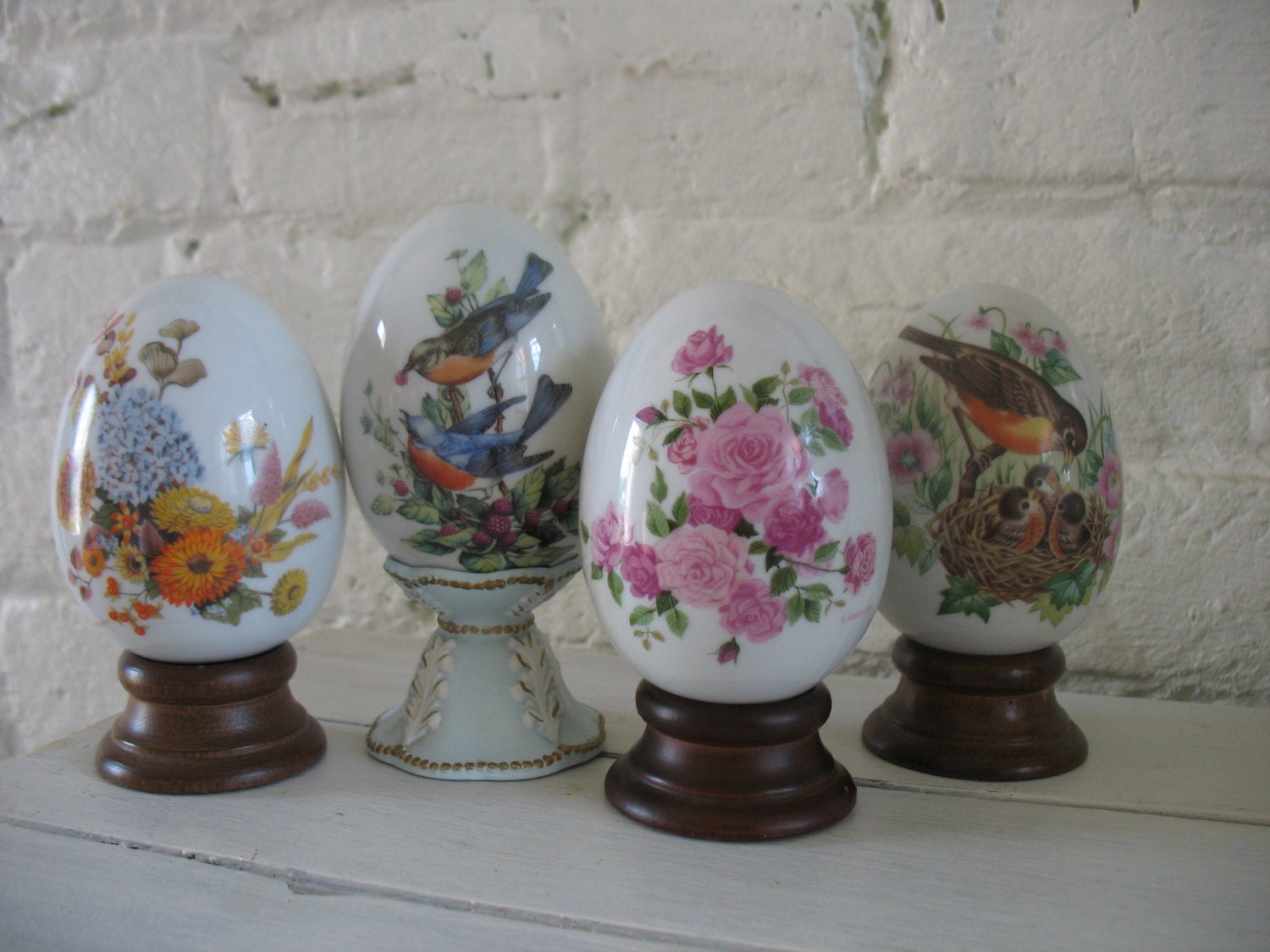 Vintage AVON Collectible Eggs on Pedestals