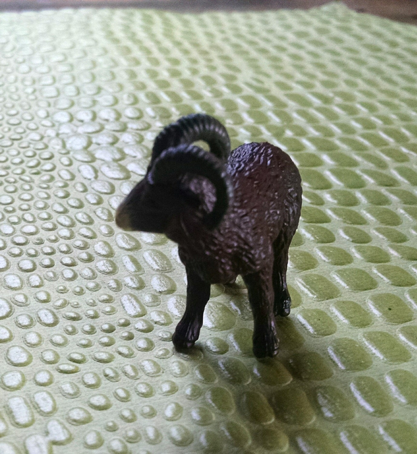 Miniature Big Horn Sheep / Small Terrarium Supply / Diorama