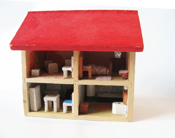 sturdy doll houses