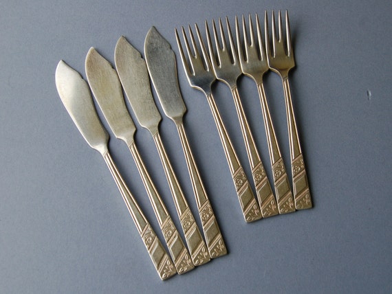 Silverware Vintage Viners silver plate fish knives by