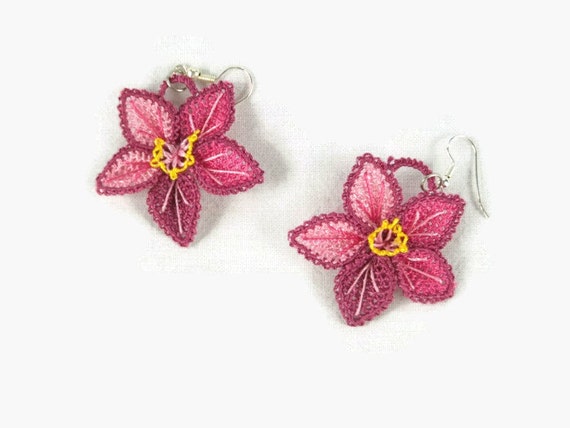 Ombre pink flower crochet earrings, Turkish  oya jewelry, Dangle earrings, Pink tatted lace earrings gift ideas  for her