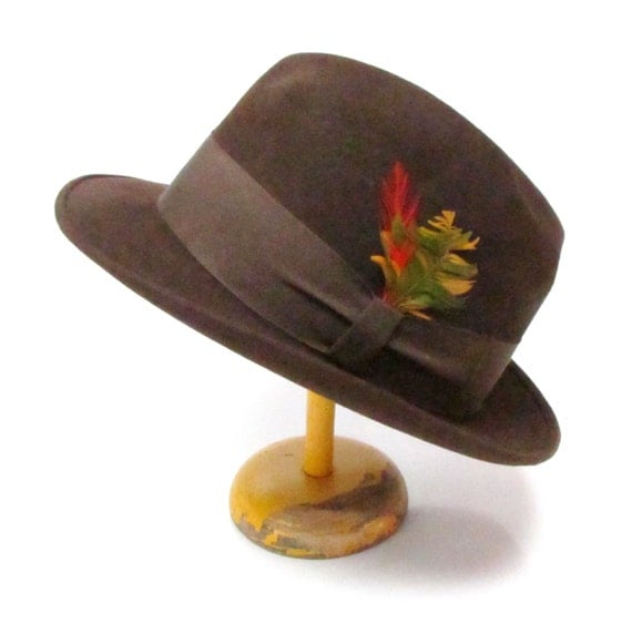 Vintage 1950's // 1960s // BILTMORE Fedora // Brown Men's Hat // Yellow Red Green Feathers // Brimmed Hat // Made in Canada