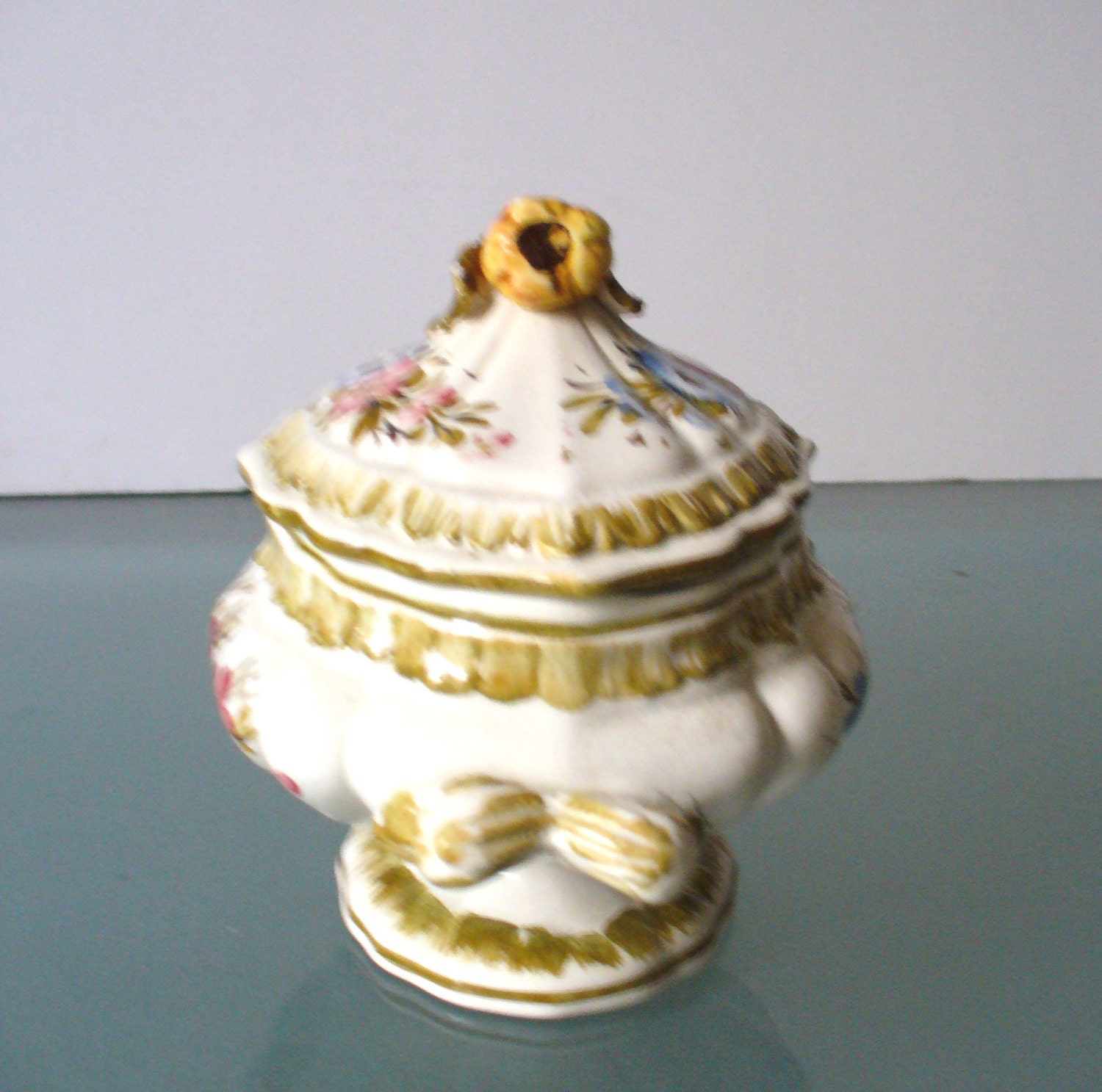 Vintage Nove Bassano Italian Pottery Tureen With Pear Finial
