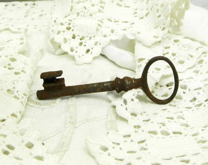 Medium Sized Antique French Iron Key / French Country Decor / Steampunk Decor / Vintage French / Home Decor / Wedding / Retro / Keys / Door
