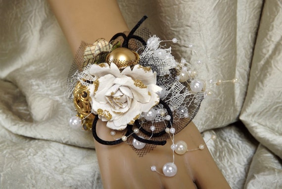 WEDDING FLOWERS CORSAGE Prom Wristlet Gold Black White Vintage Jewelry ...