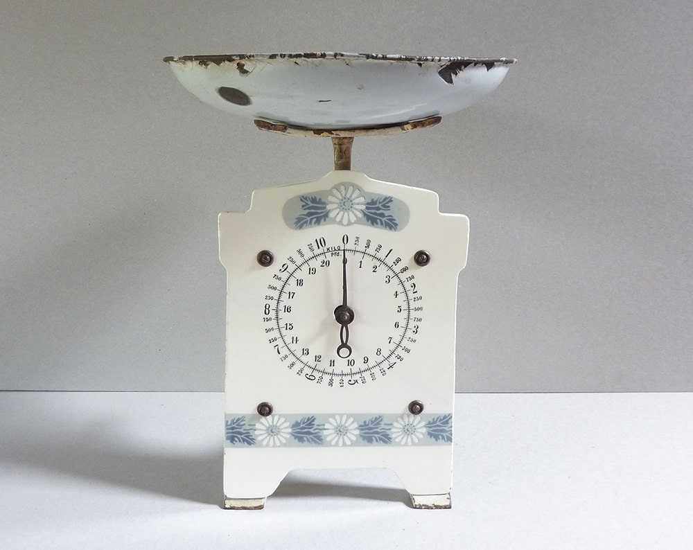 kitchen balance scales antique