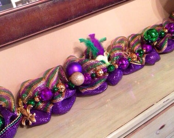 mardi gras garland for fireplace