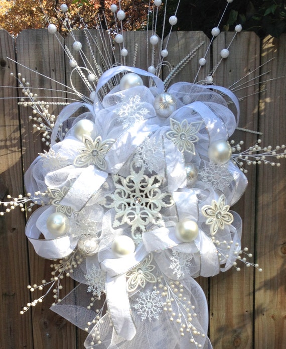 Items similar to White Snowflake Christmas Wreath Wedding Winter on Etsy