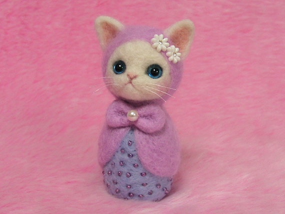 Needle Felted Cat  Japanese "Kokeshi" Doll Style, Blue Eyes: Miniature Needle Felt Cat, Needle Felting