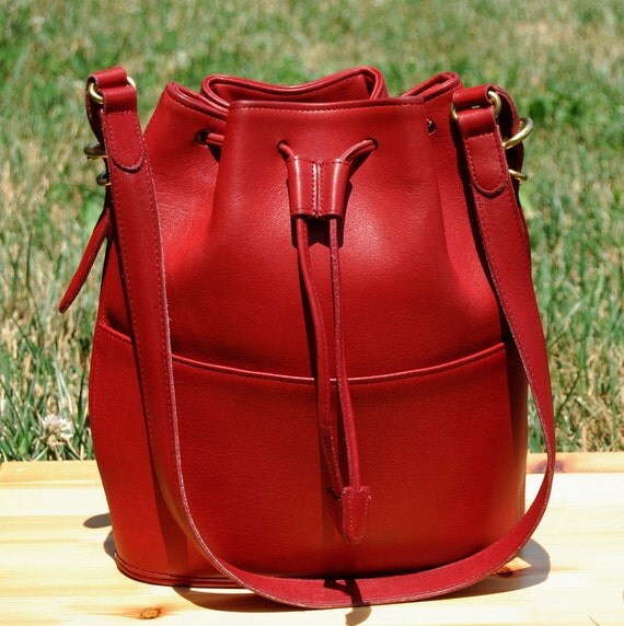 Vtg. COACH Leather Bucket Bag in Cherry Red RARE // Coach
