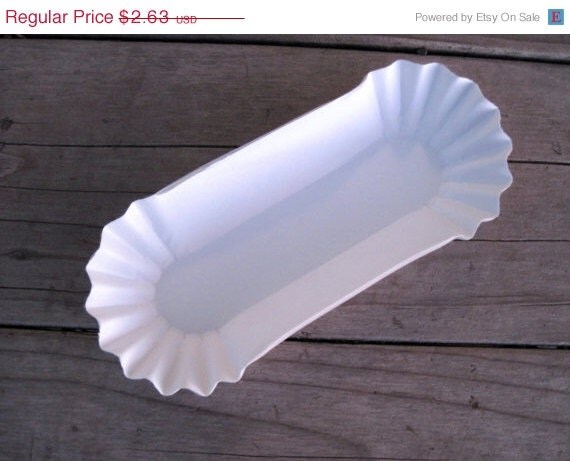 ON SALE 36 - Heavy Weight 6" White Paper Fluted Hot Dog Tray Il_570xn