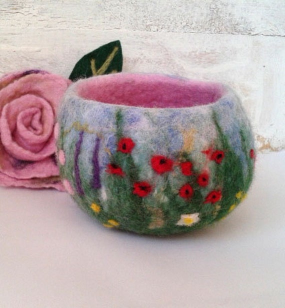 Items similar to Small felt Bowl with needle felted flower detail on Etsy