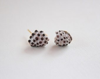 Black and White Drupe Shell Studded Earrings