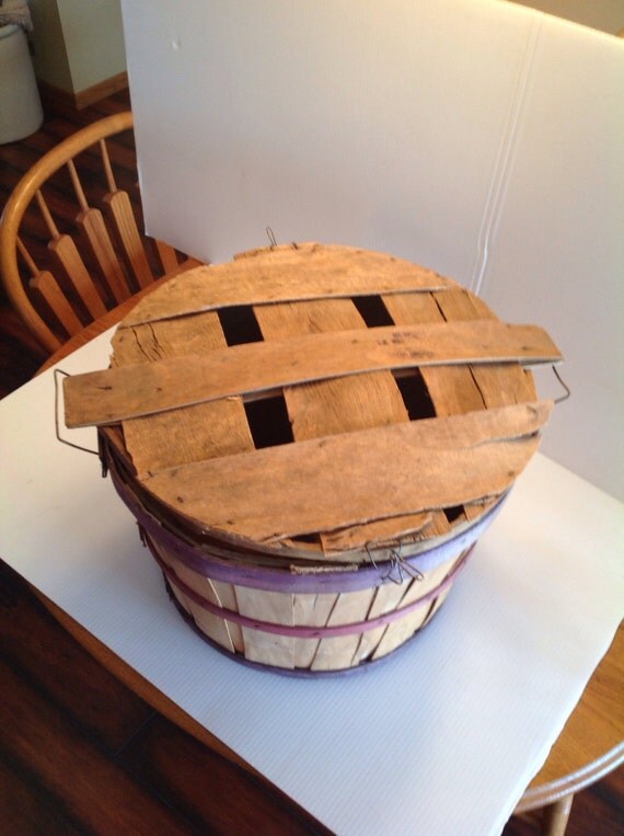Vintage Wooden Bushel Fruit Basket w/Lid by VikMik on Etsy