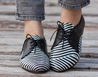 Leather Shoes, Printed Oxford Shoes, Close Shoes, Flat Shoes, Black and White Shoes , Free Shipping