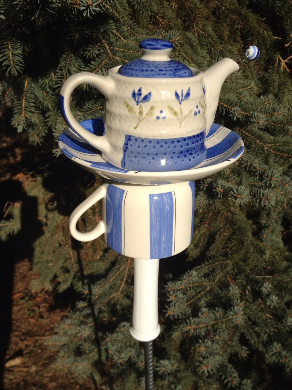 Teapot Garden Totem / Garden Art / Garden Sculpture / Yard Art