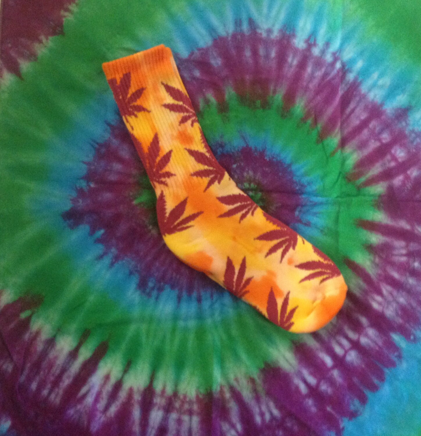 how to make a pot leaf tie dye shirt