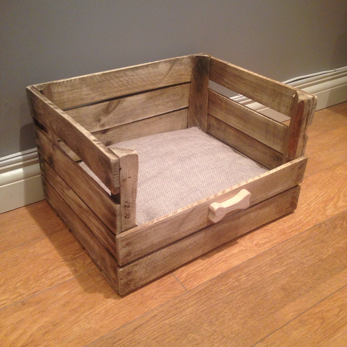 Animal / pet bed with wooden motif and comfy bed for your dog