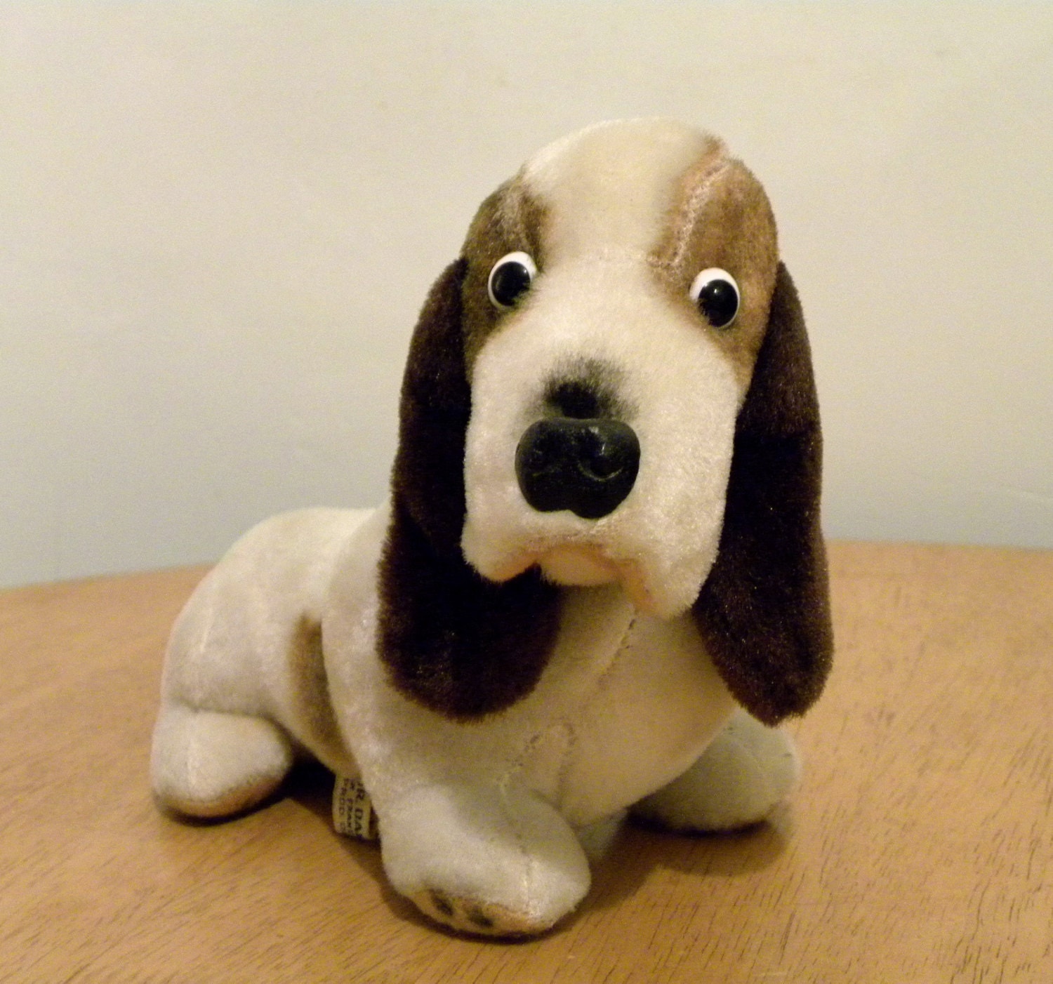 basset hound cuddly toy