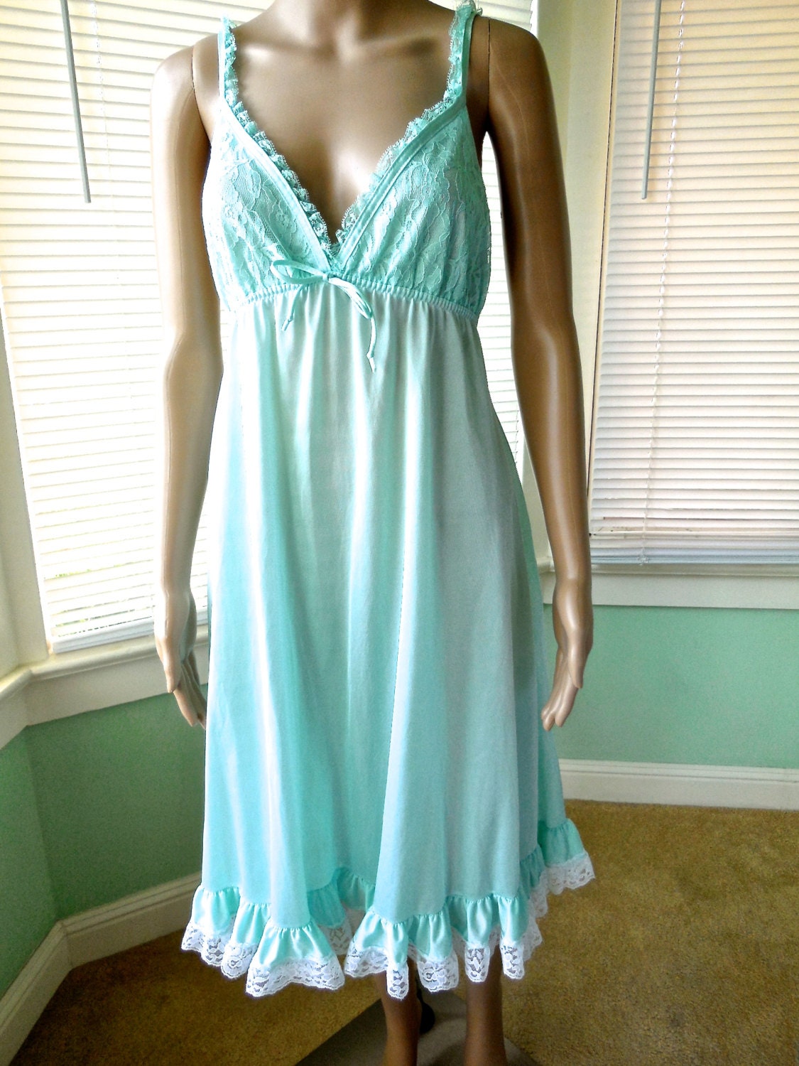 backless nightie