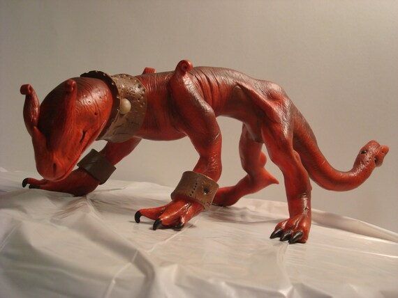 ON SALE Broden fire-claw dragon