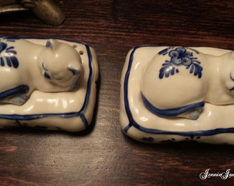 Salt & Pepper Shakers by Delft Blue©