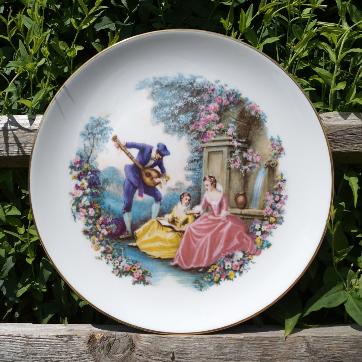 Fine porcelain plate made in England by Royal Worcester in