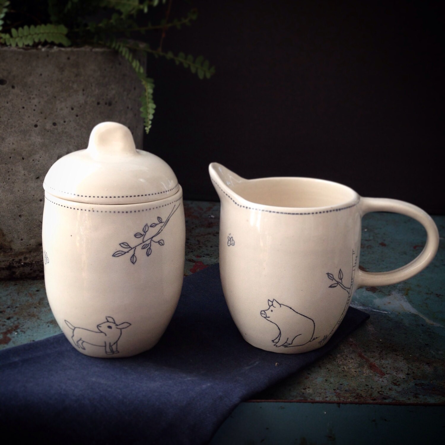 Sugar and Creamer Set in white and black