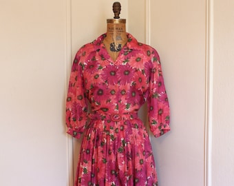 vintage 1950s Magenta and Forest Green Shirt Waist Dress full of daisies - size large to extra large, l/xl