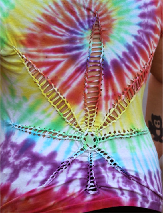 pot leaf tie dye shirt diy