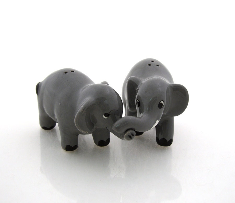 elephant salt and pepper shakers with entwined trunks Sale
