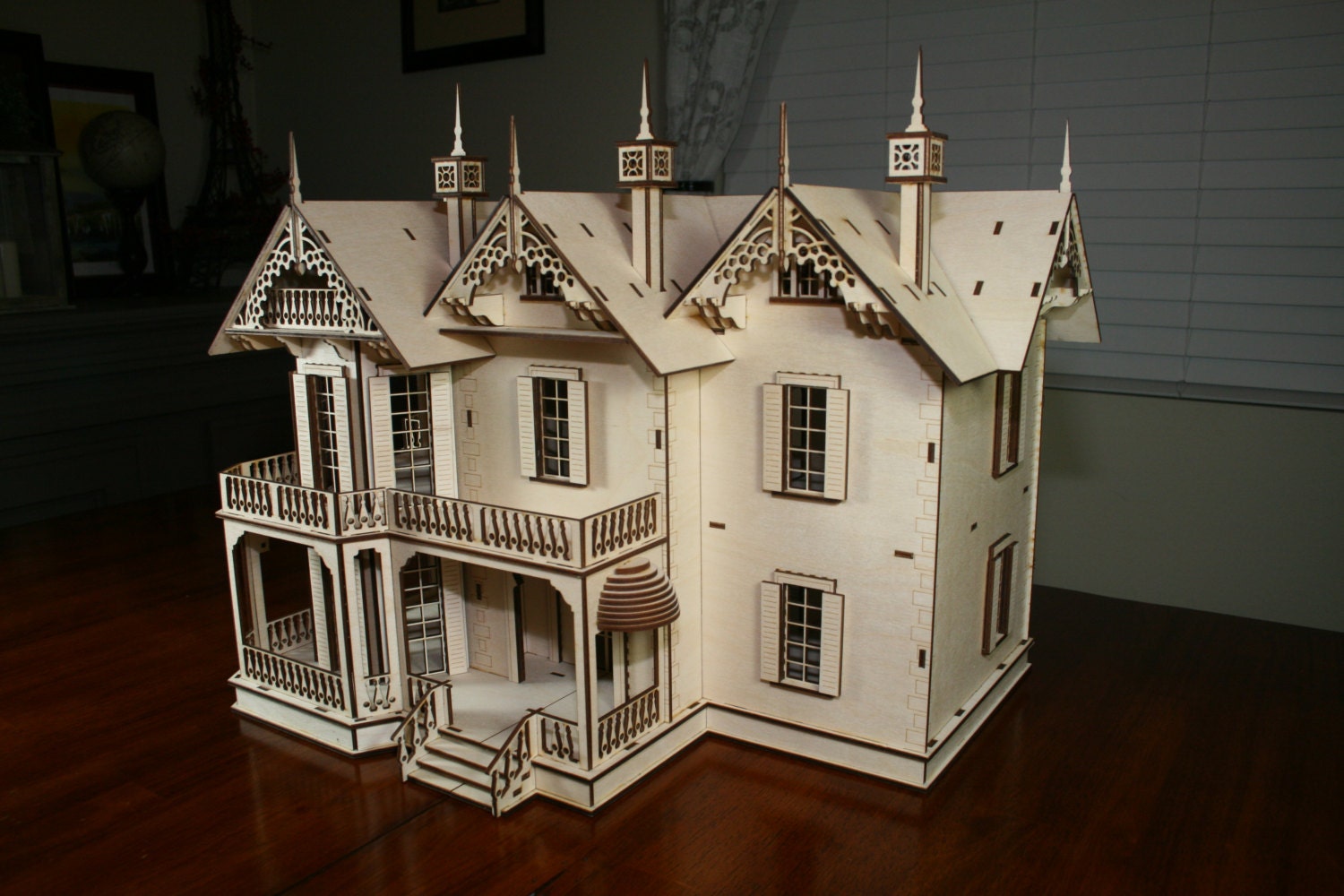 Victorian Dollhouse Mansion