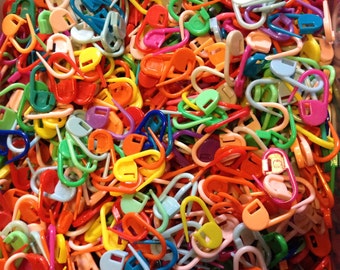 Popular items for locking stitch markers on Etsy