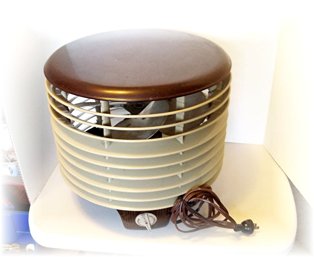 Air Flight Circular Floor Fan By Welch Company by MrsRekamepip