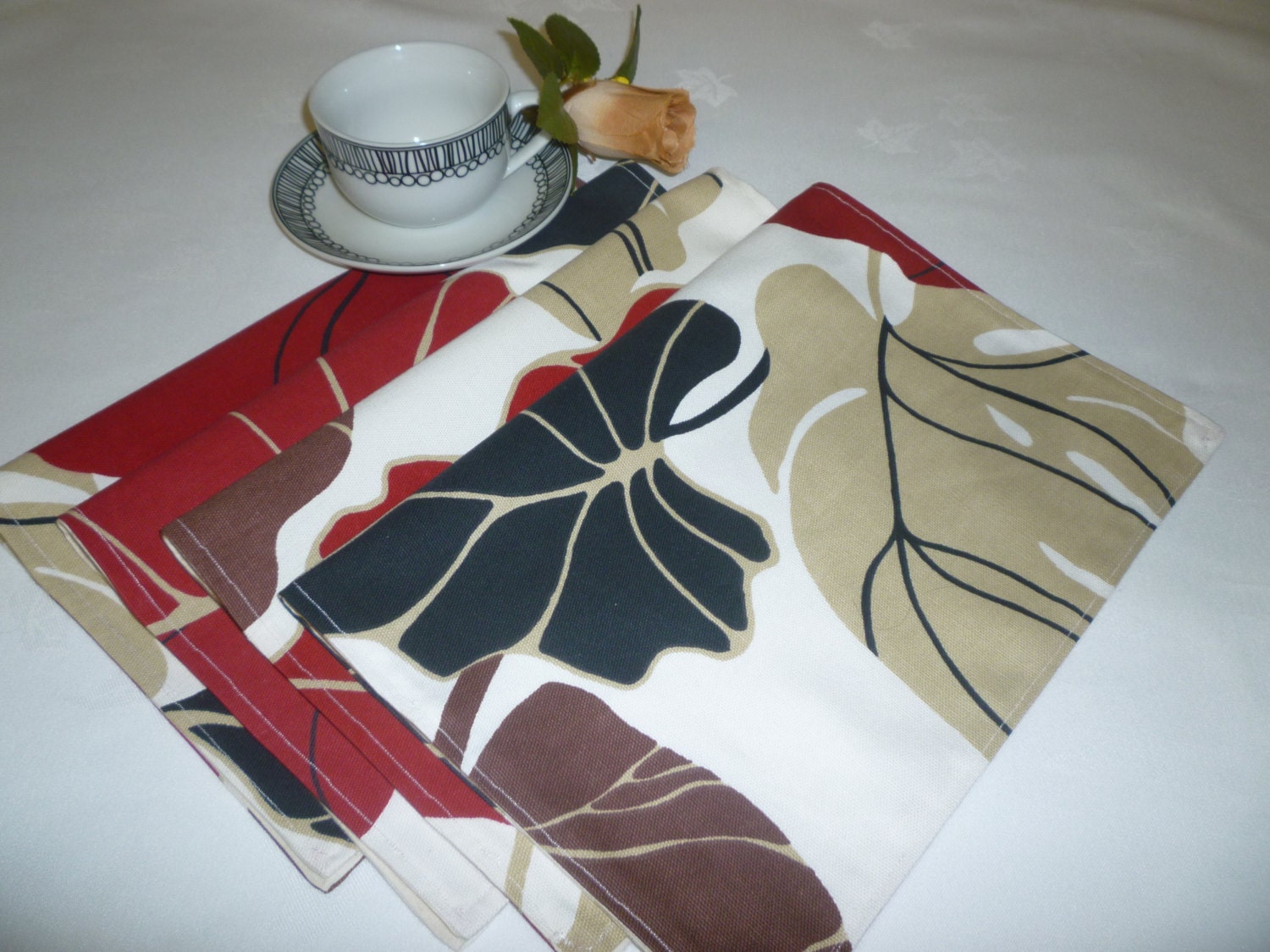 4 Funky Fabric Red Placemats Black Brown Taupe Leaves Machine