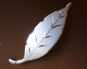 Silver Leaf pin / Brooch, etched design