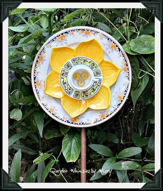 Items similar to Yellow Plate Flower Garden Stake As Featured In Flea