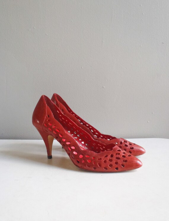 Vintage red leather heels / oxblood / cutout by OldSchoolSwank