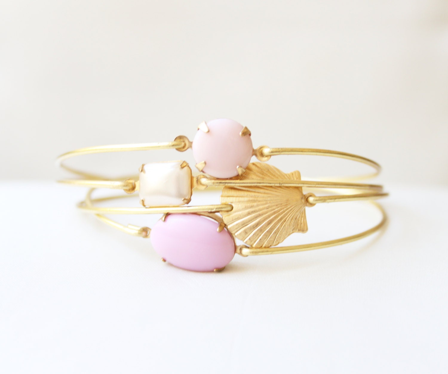 Brass Pink Sea Shell Bangle Set, Ocean Bracelet, Beach Bracelet, Beach Jewelry, Charm Bracelet, Stackable Bangle