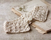 Ivory detachable collar Vintage inspired beaded collar Retro fashion Crochet lace