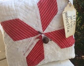 Olde Prim Poinsettia Pillow Tuck~ Very Primitive Christmas Decor~ Red and White Vintage Quilt Pillow Tuck