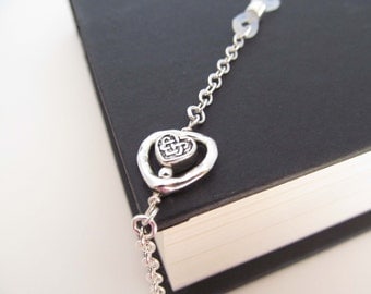 Silver Eyeglasses chain with hearts - Valentines gift - eye glass chain - reading glasses - glasses chain - glasses leash - glasses holder