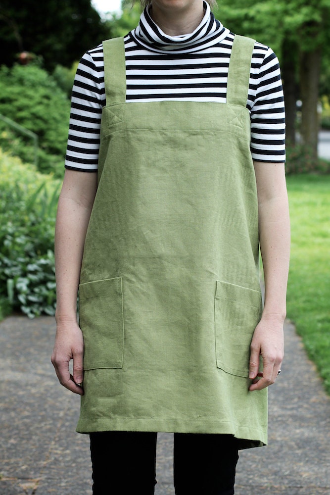 MOSS GREEN Good Life Apron Adult 100 natural linen